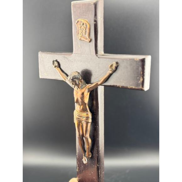 Vintage Wooden Crucifix with Metal Jesus - Picture 5 of 6
